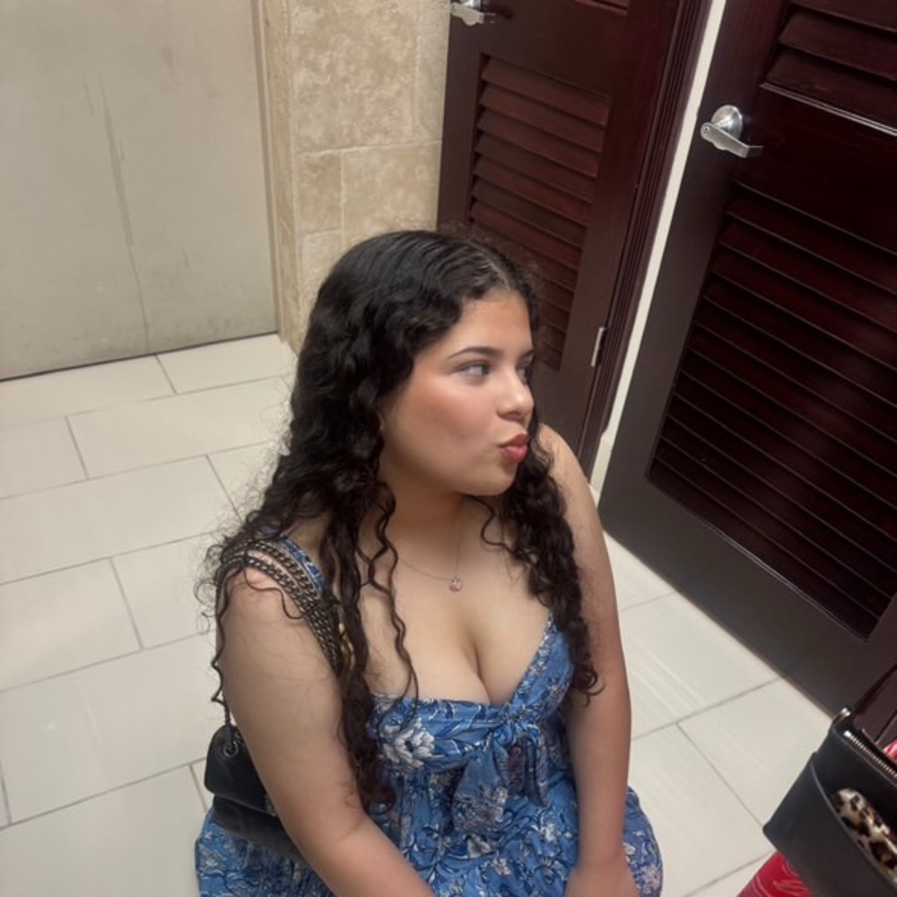 Meet your Posher, Emily